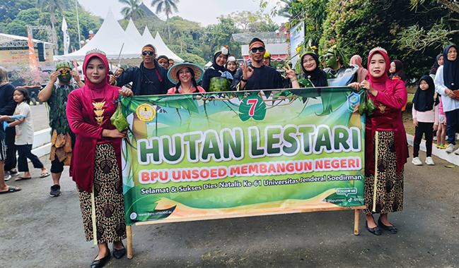 Kontingen BPU Ramaikan Karnaval dan Jalan Sehat Dies Natalis Ke-61 UNSOED