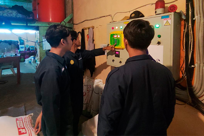 Kepakan Sayap Inovasi: 6 Mahasiswa Fapet Unsoed Magang Intensif di Kandang Closed House Berteknologi Modern